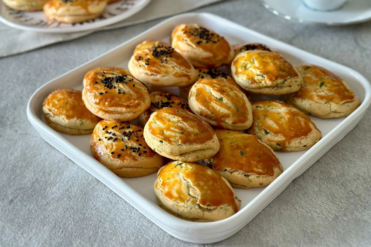 Hem de Mayasız: Mini Poğaça Tarifi